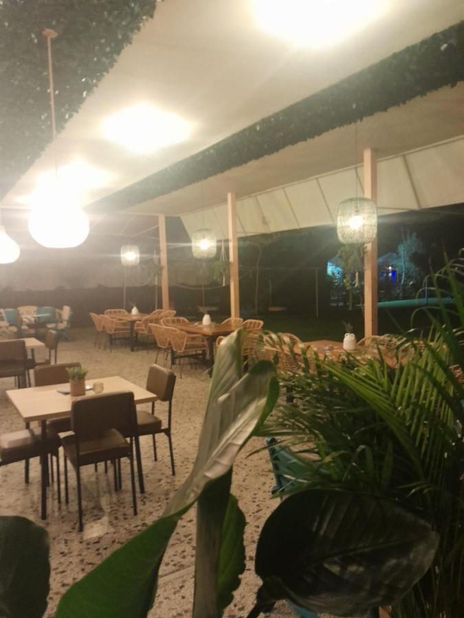 Hotel Thermaikos Коринос Экстерьер фото